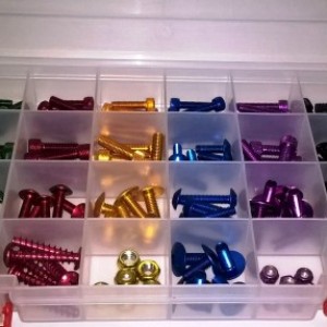 Puig szines aluminium csavar készlet kép